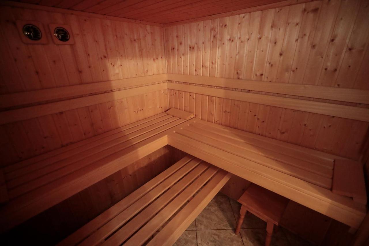 Goldhouse - Sauna, Whirlpool, Switch, Darts & Mehr Andernach Eksteriør billede